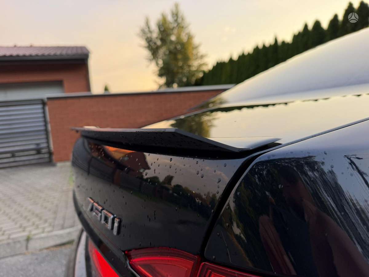 BMW 750, 4.4 l., Седан