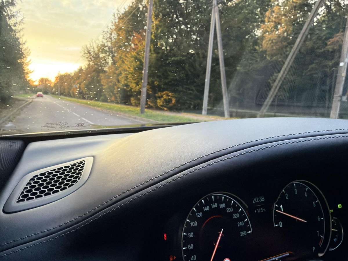 BMW 750, 4.4 l., Седан