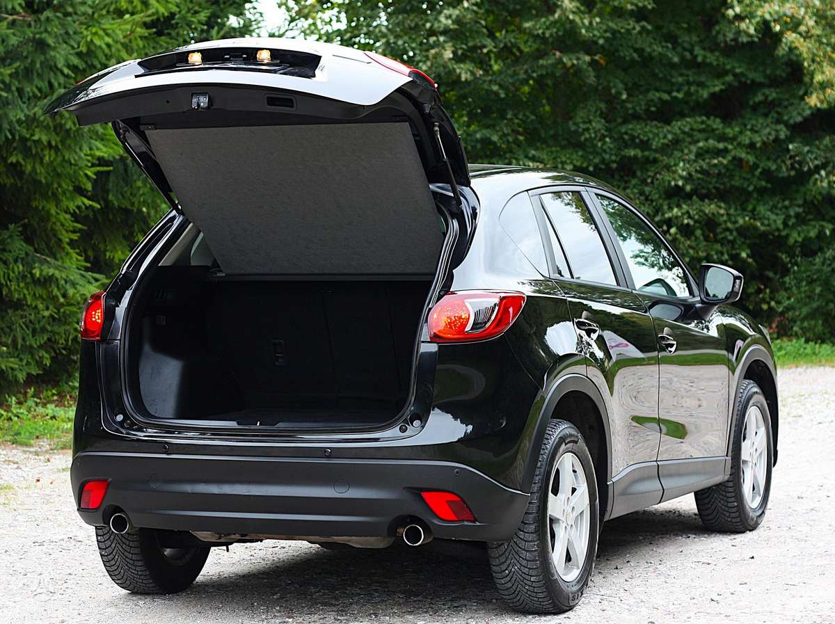 Mazda CX-5, 2.2 l., off-road / crossover