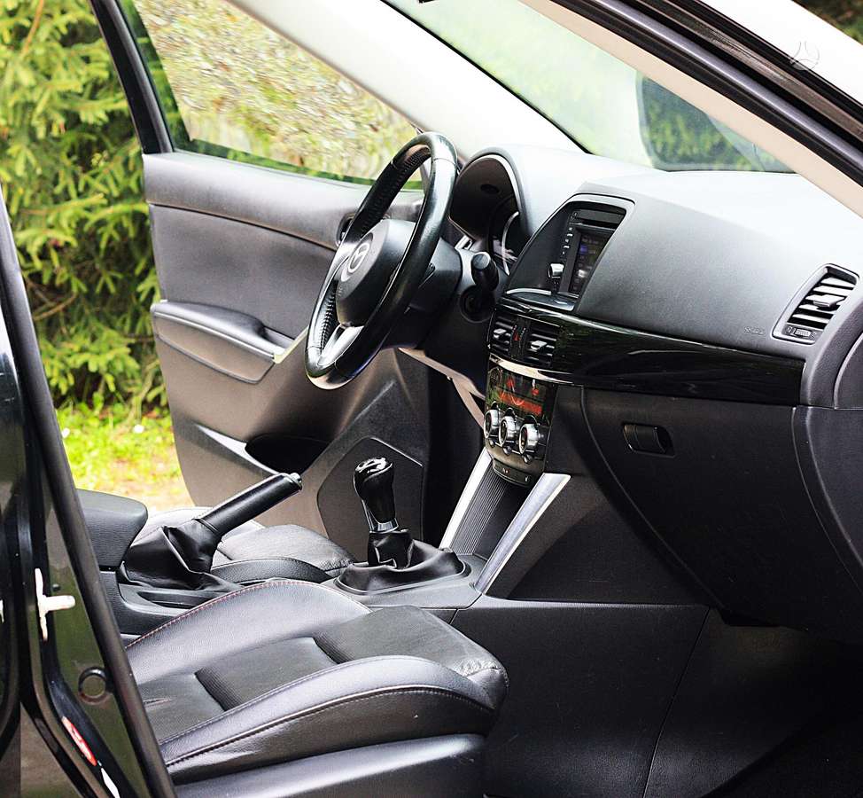 Mazda CX-5, 2.2 l., off-road / crossover