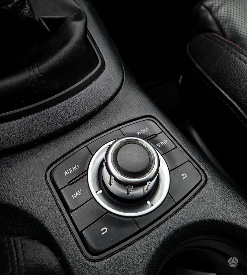 Mazda CX-5, 2.2 l., off-road / crossover