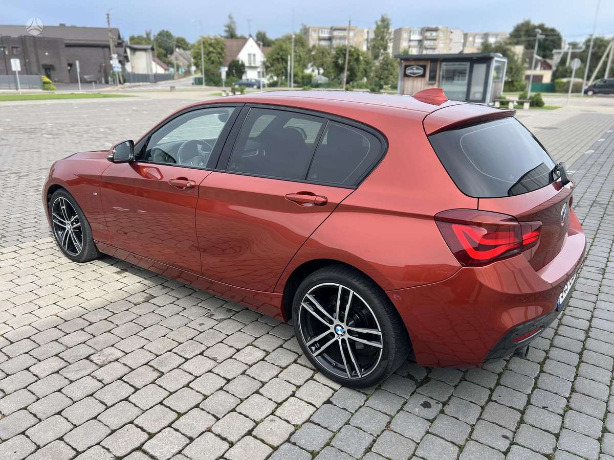 BMW 118, 1.5 l., Хэтчбек