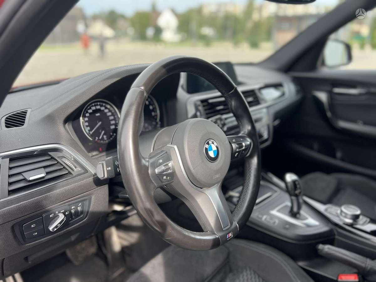 BMW 118, 1.5 l., Хэтчбек