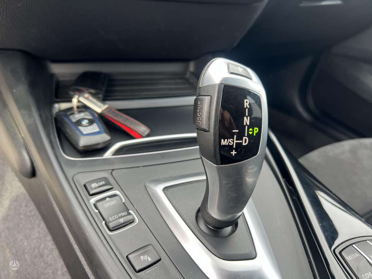 BMW 118, 1.5 l., Хэтчбек