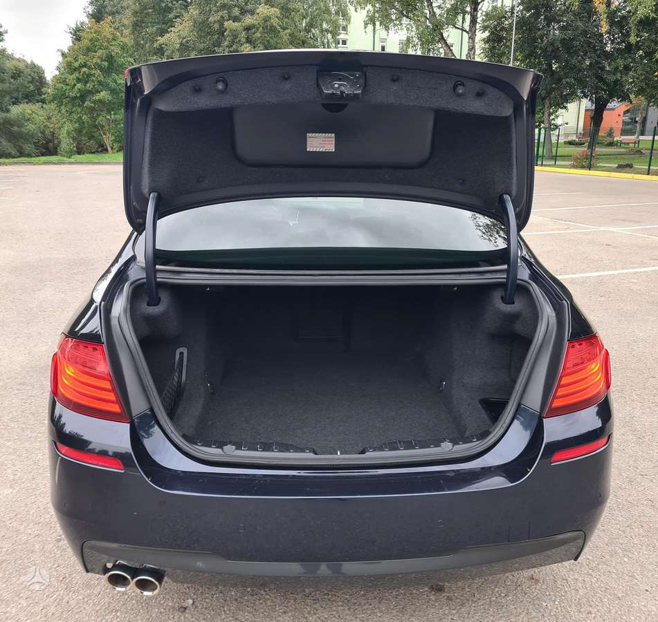 BMW 520, 2.0 l., Седан