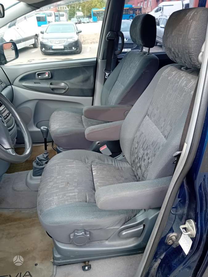Toyota Previa - 10