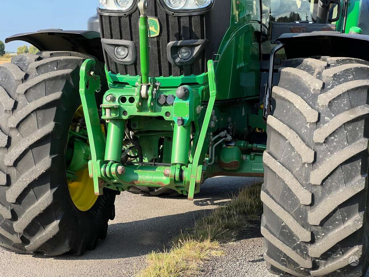 John Deere 6155R, tractors