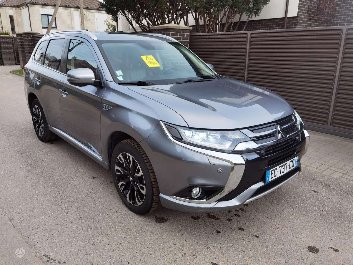 Mitsubishi Outlander - 3