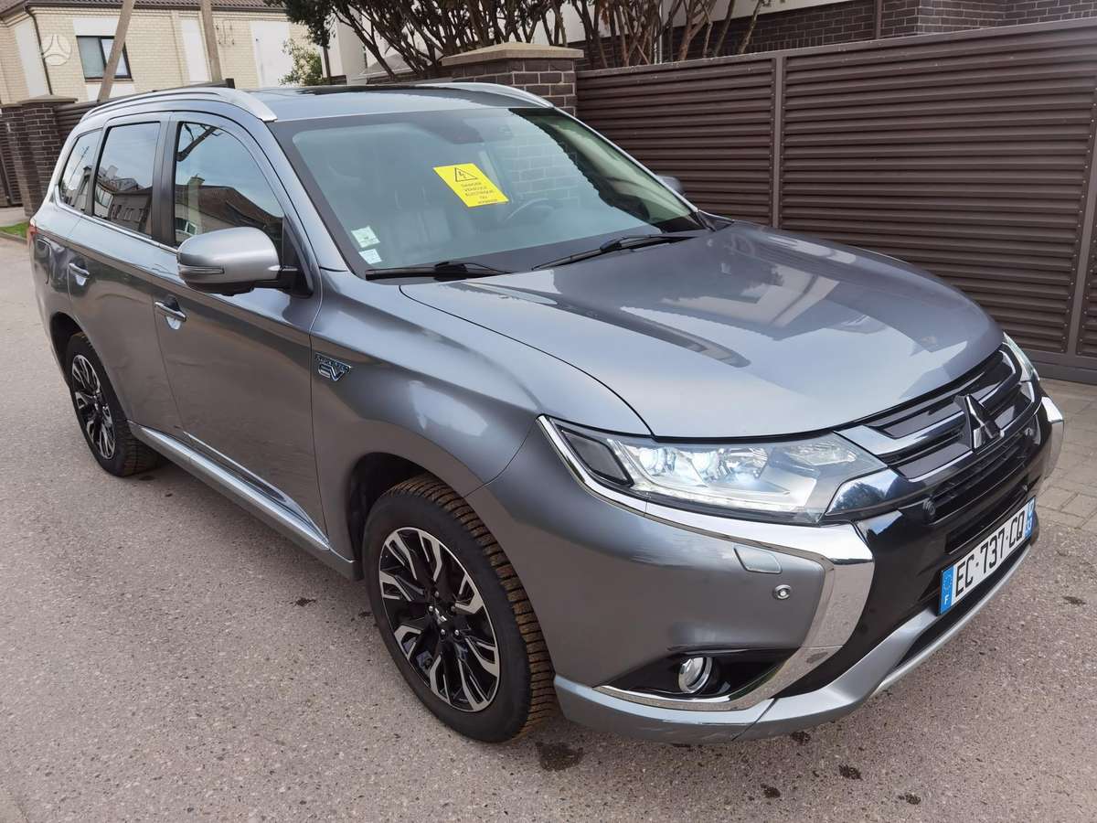 Mitsubishi Outlander - 10