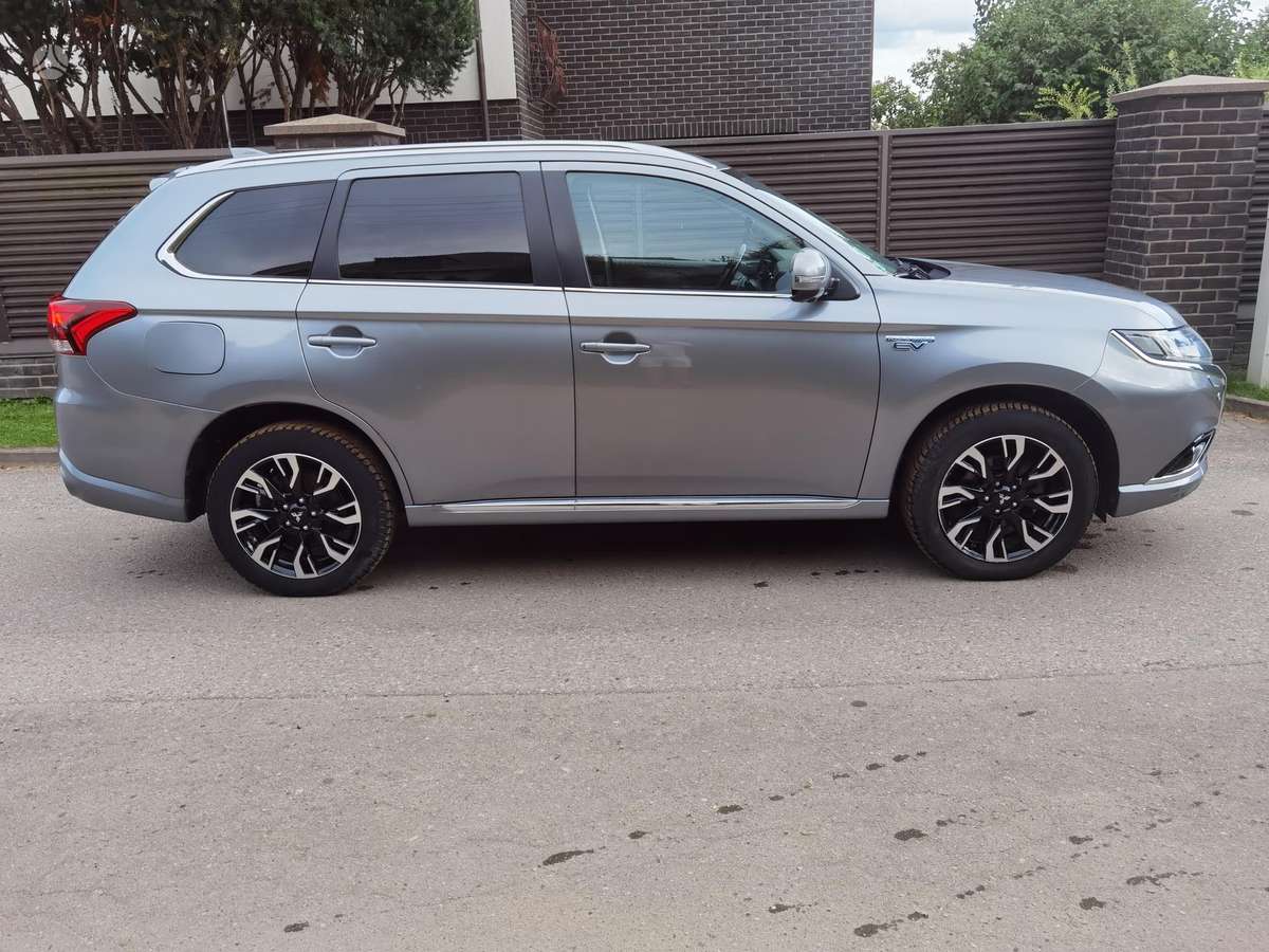 Mitsubishi Outlander - 7