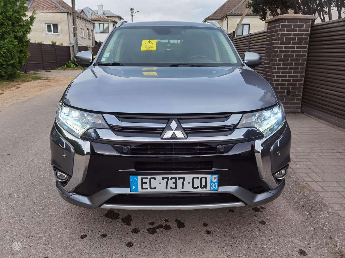 Mitsubishi Outlander - 1