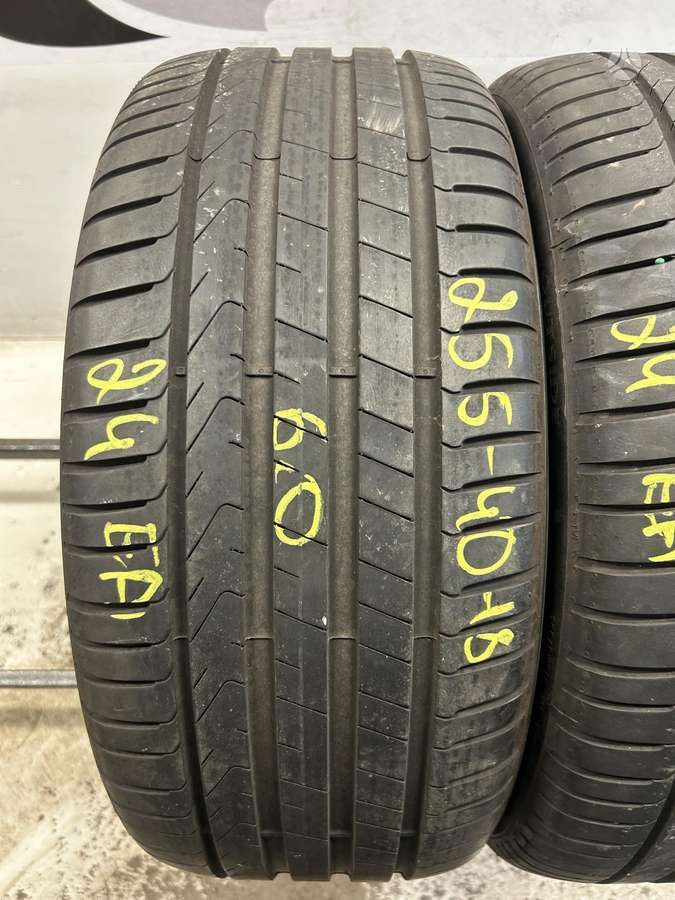 Pirelli P Zero PZ4, летние 255/40 R18
