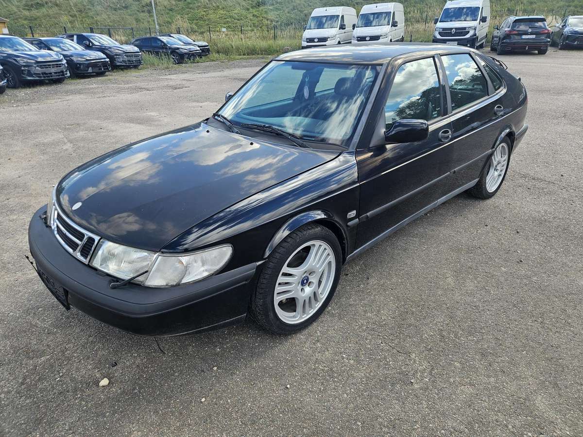 Saab 900, 2.0 l., hatchback