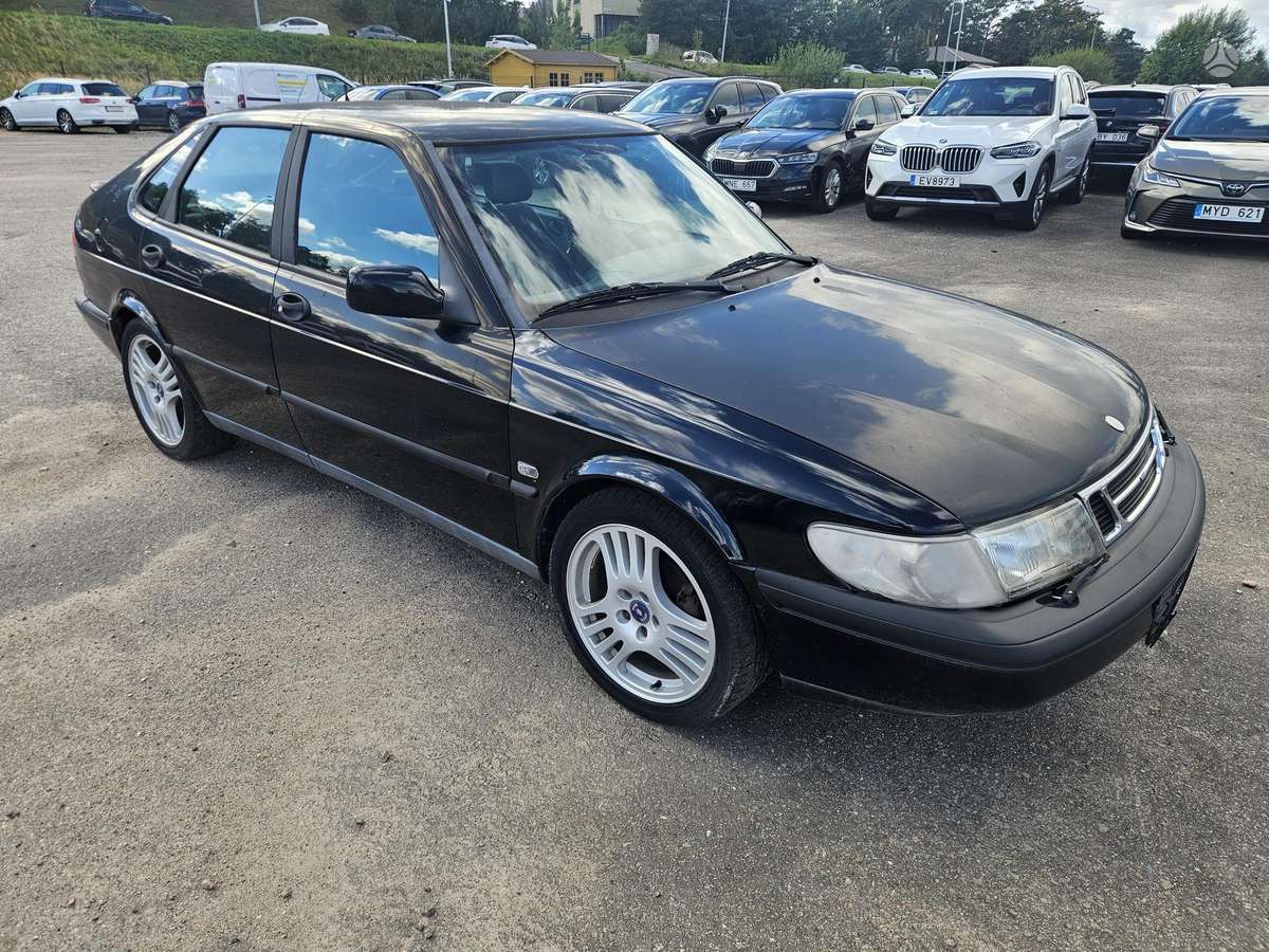 Saab 900, 2.0 l., hatchback