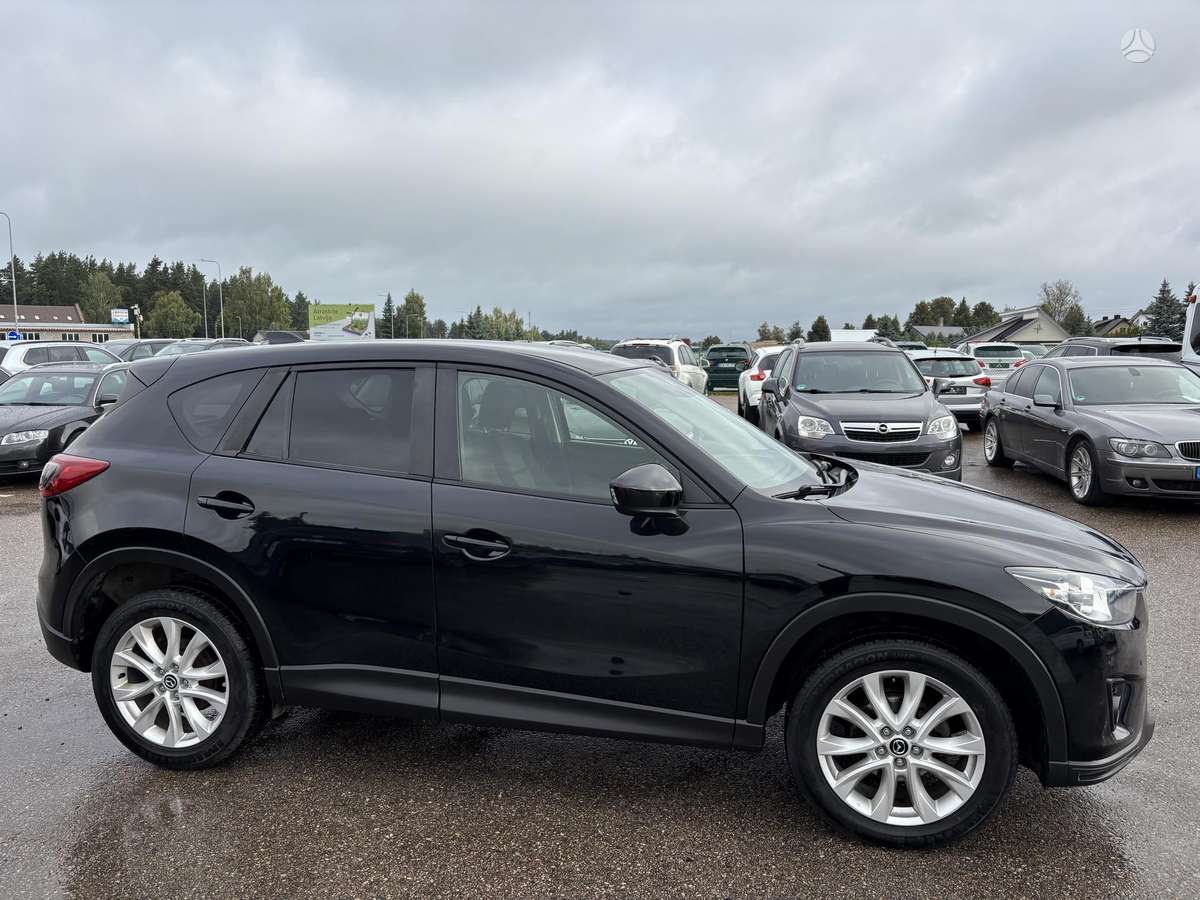 Mazda CX-5, 2.2 l., off-road / crossover