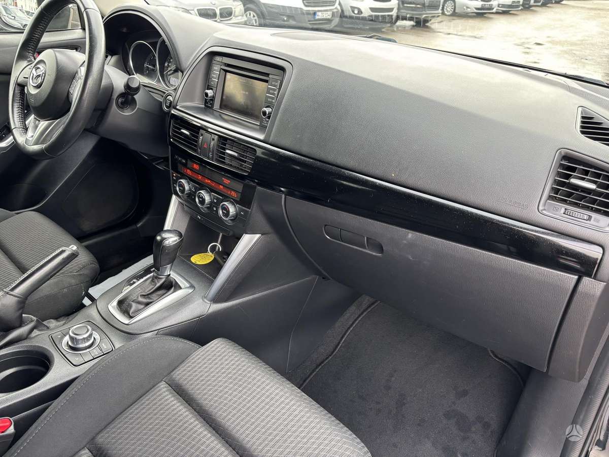 Mazda CX-5, 2.2 l., off-road / crossover