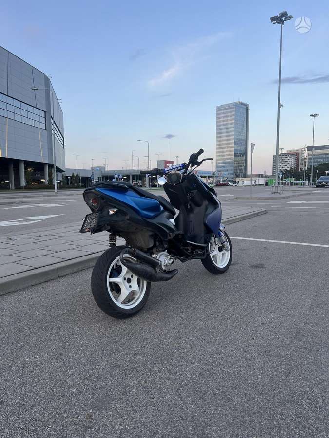 Yamaha Aerox 49cc, scooters / mopeds