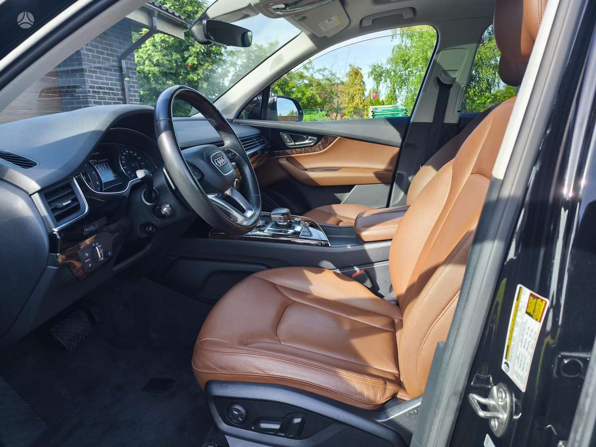 Audi Q7, 3.0 l., off-road / crossover