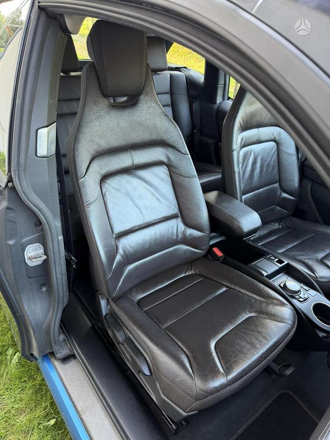 BMW i3, Хэтчбек