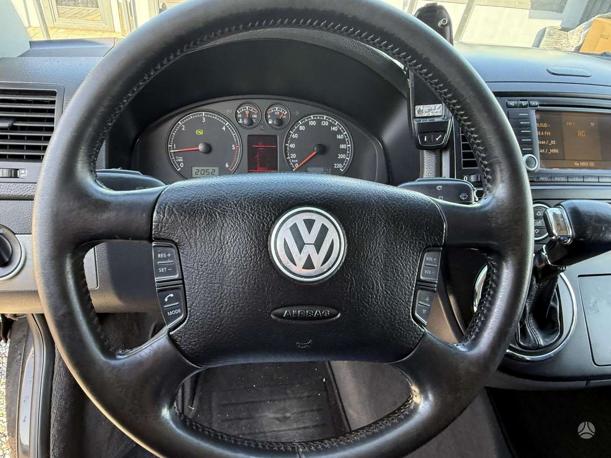 Volkswagen Multivan, 2.5 l., Минивэн