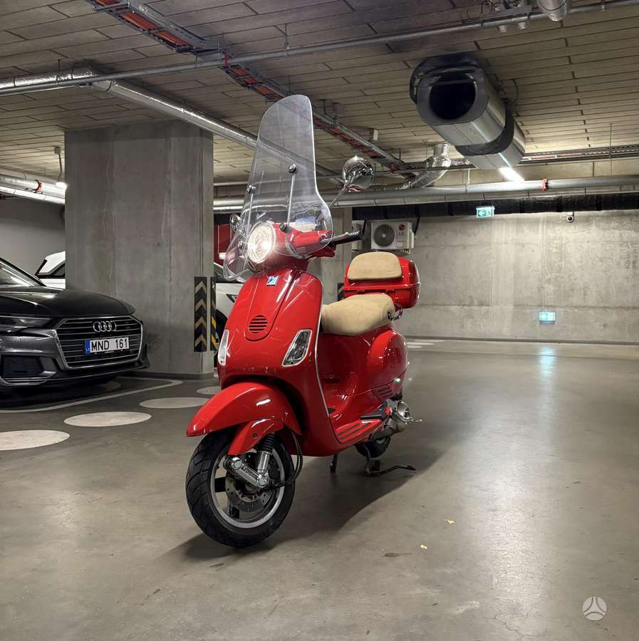 Piaggio Vespa 125cc, scooters / mopeds