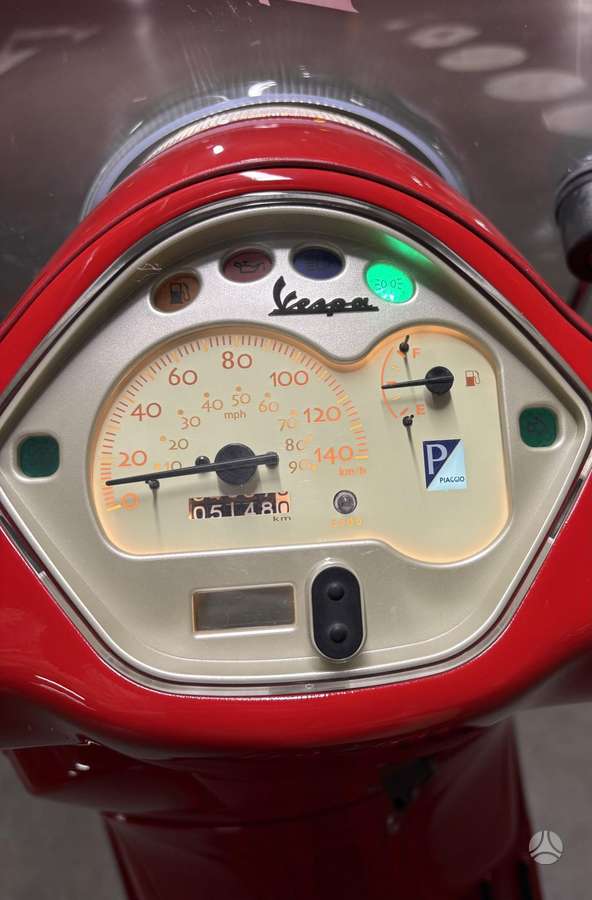 Piaggio Vespa 125cc, scooters / mopeds