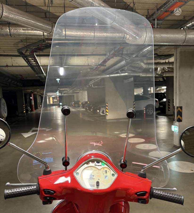 Piaggio Vespa 125cc, scooters / mopeds