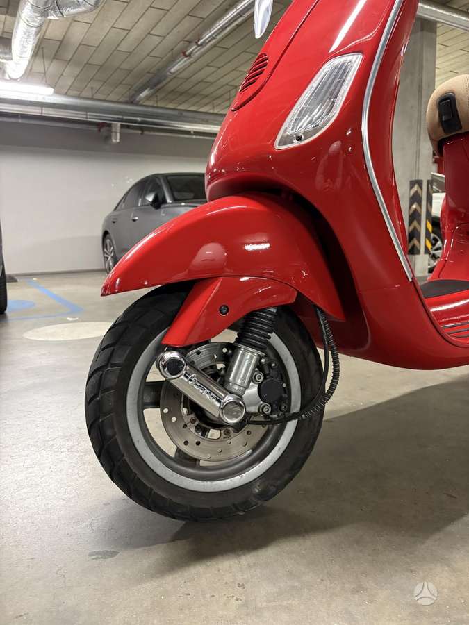 Piaggio Vespa 125cc, scooters / mopeds
