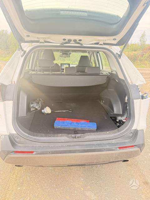 Toyota RAV4 - 9