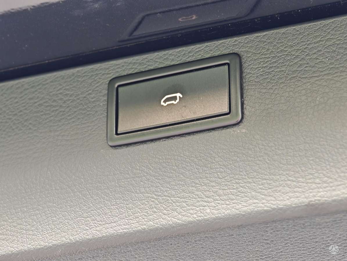 Volkswagen Multivan - 11