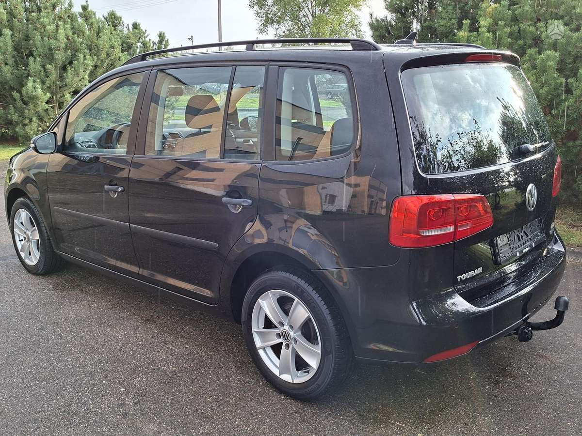 Volkswagen Touran - 3