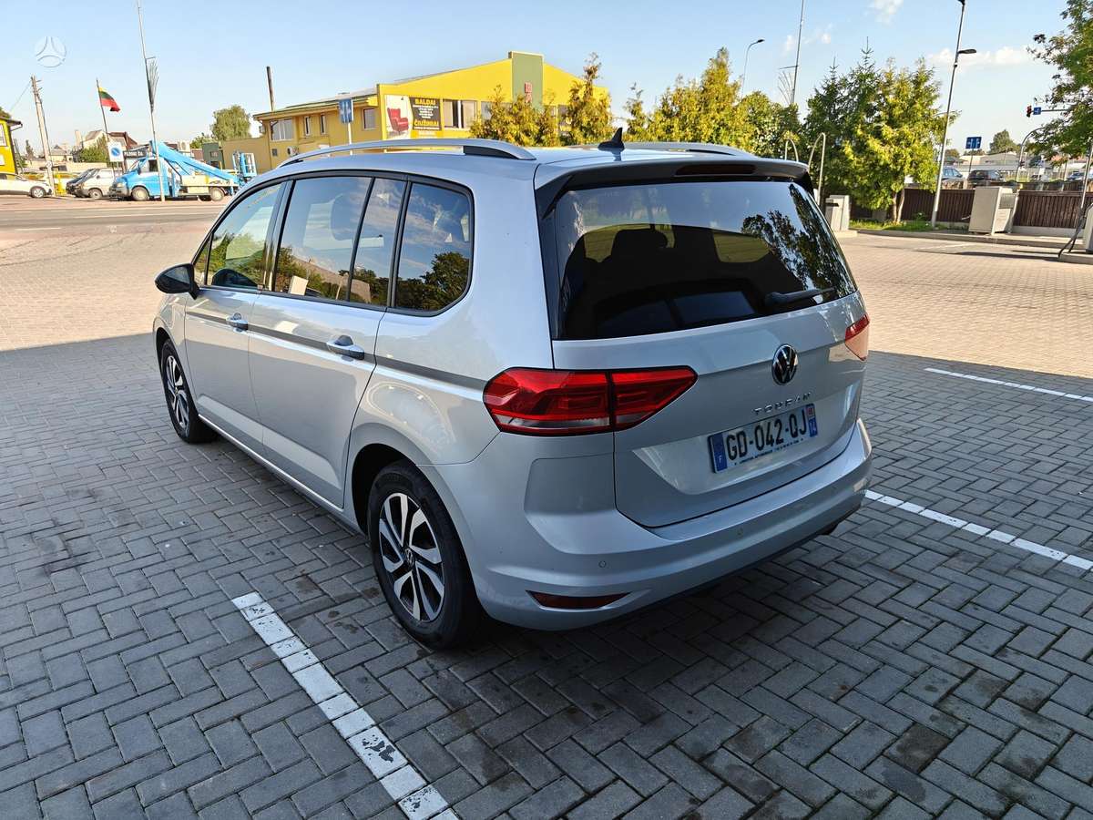 Volkswagen Touran - 4