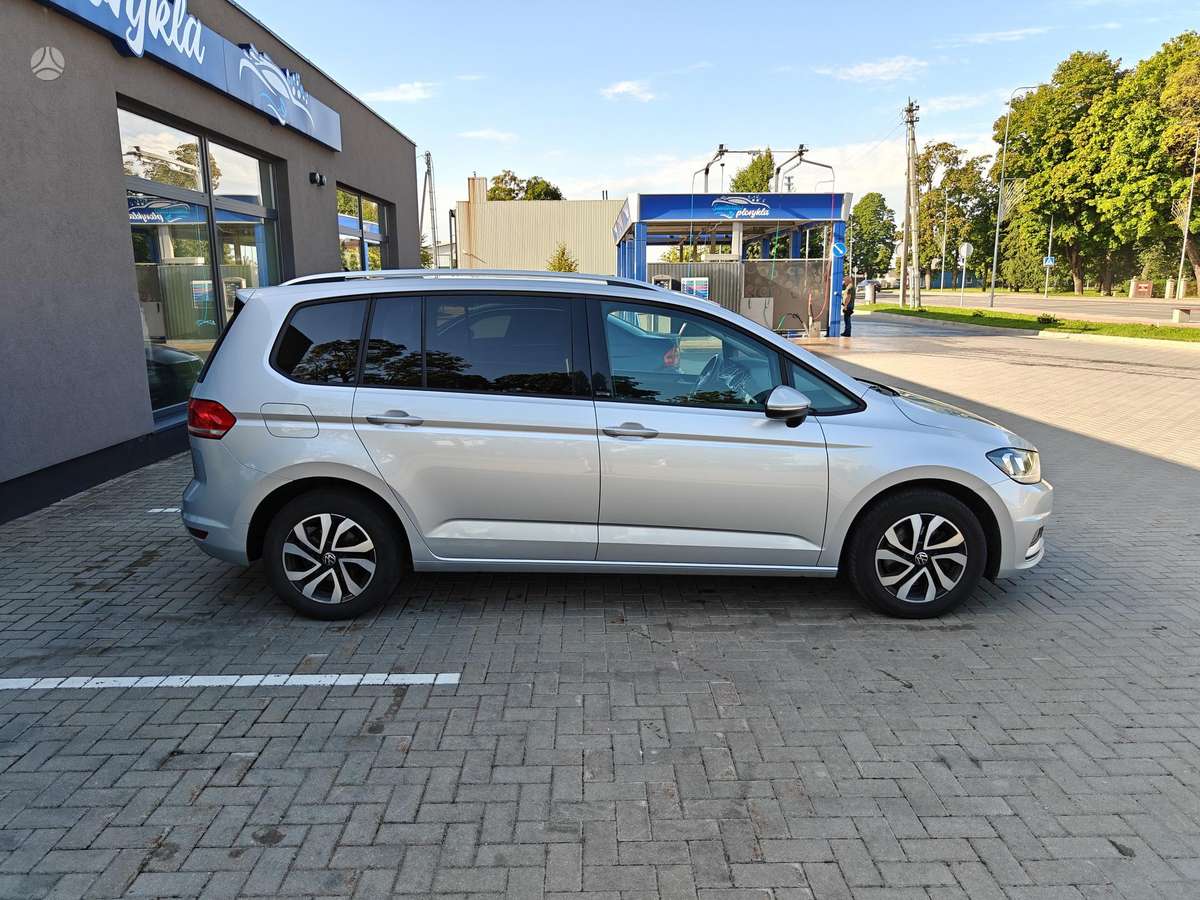 Volkswagen Touran - 8