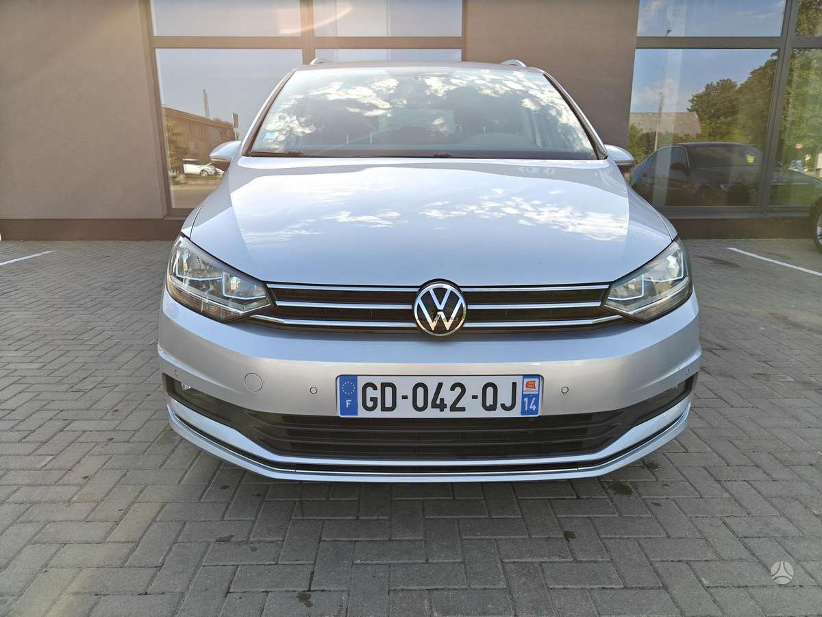 Volkswagen Touran - 1
