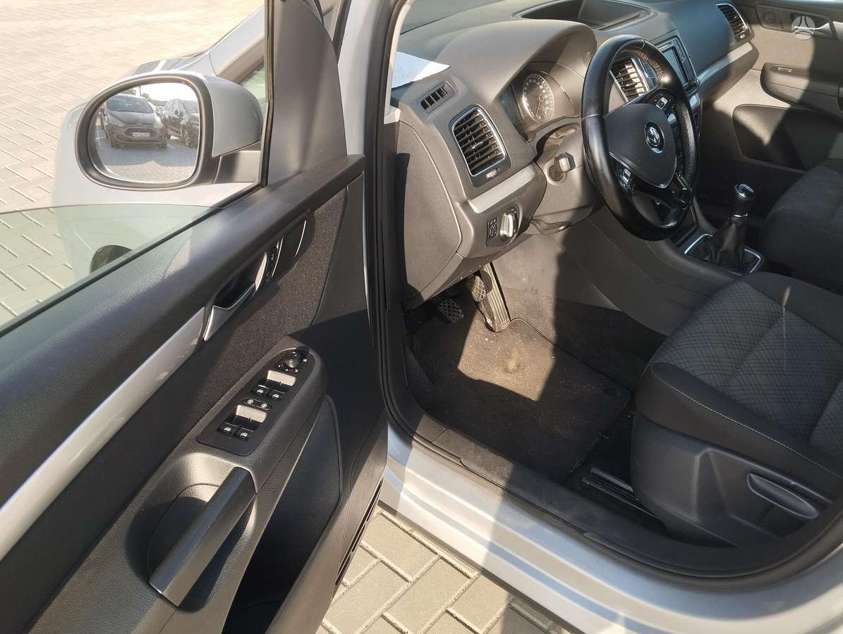 Volkswagen Sharan - 10