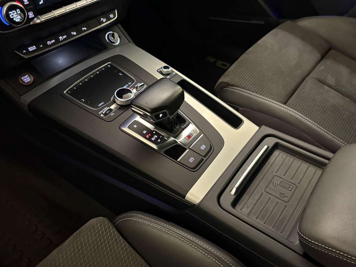 Audi SQ5, 3.0 l., off-road / crossover
