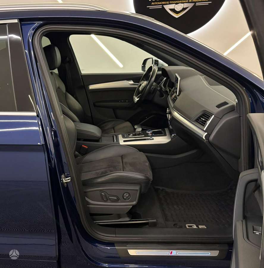 Audi SQ5, 3.0 l., off-road / crossover