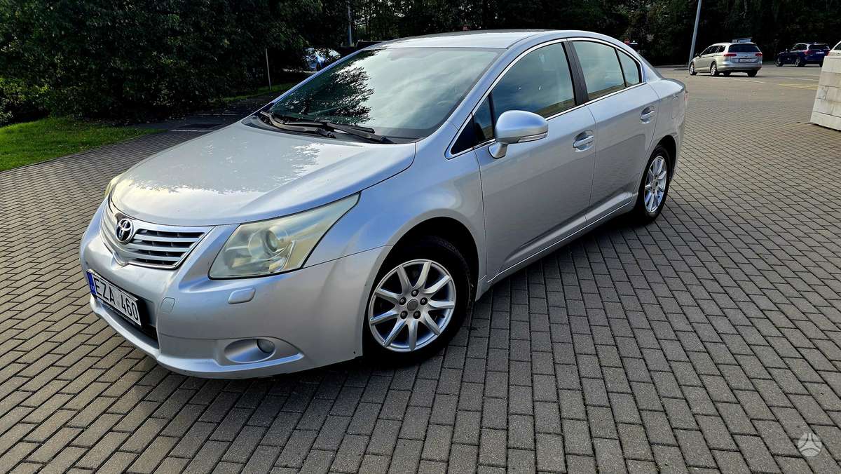 Toyota Avensis - 2