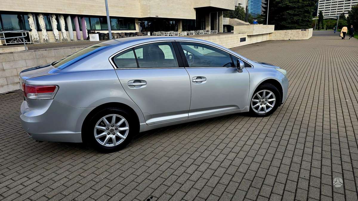 Toyota Avensis - 4