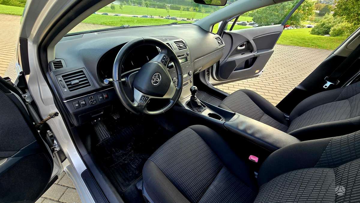 Toyota Avensis - 7