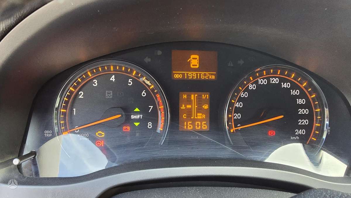 Toyota Avensis - 11