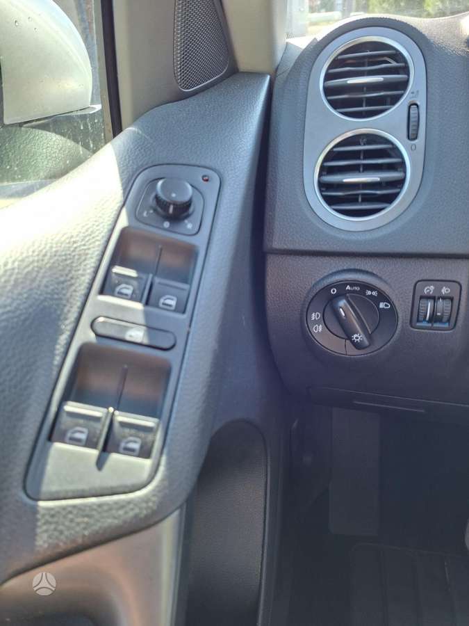 Volkswagen Tiguan - 8