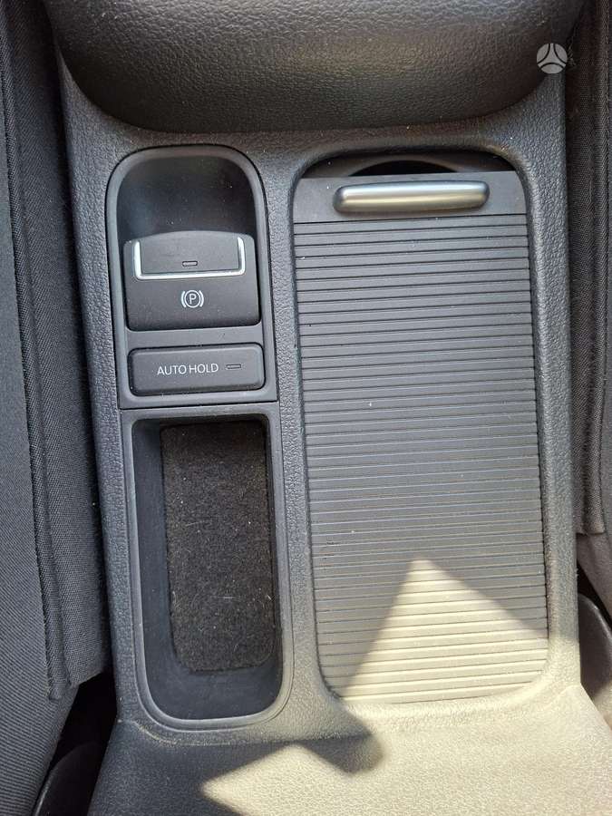 Volkswagen Tiguan - 11