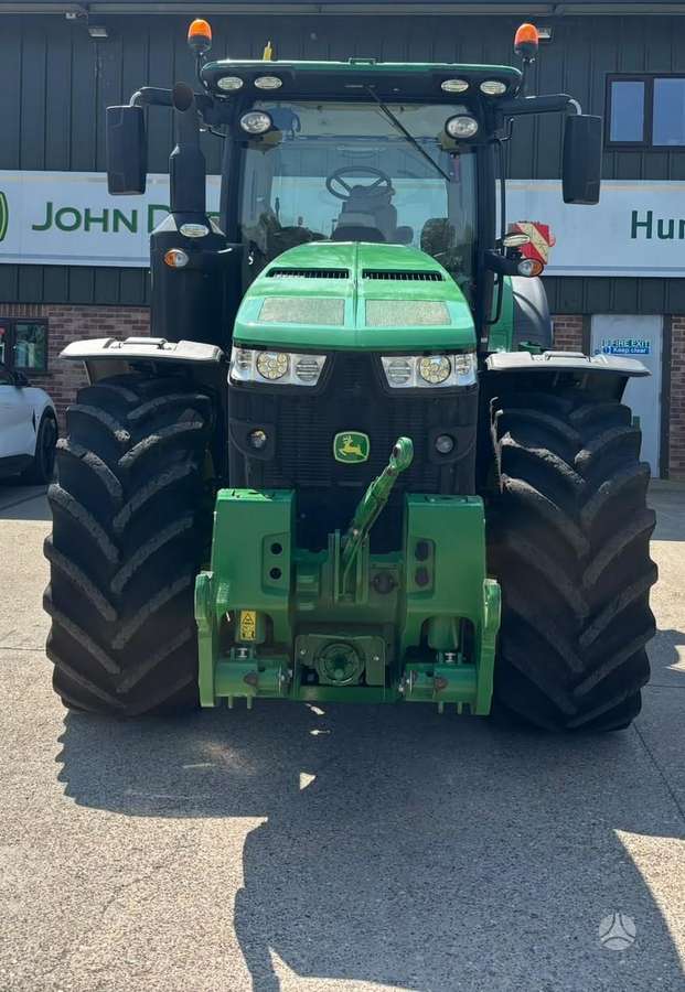 John Deere 8370R, traktoriai