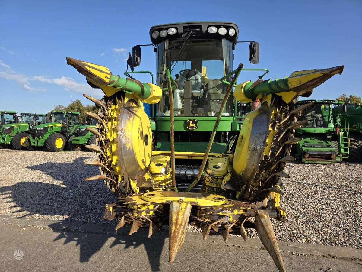 John Deere 7280, self-propelled mower conditioners