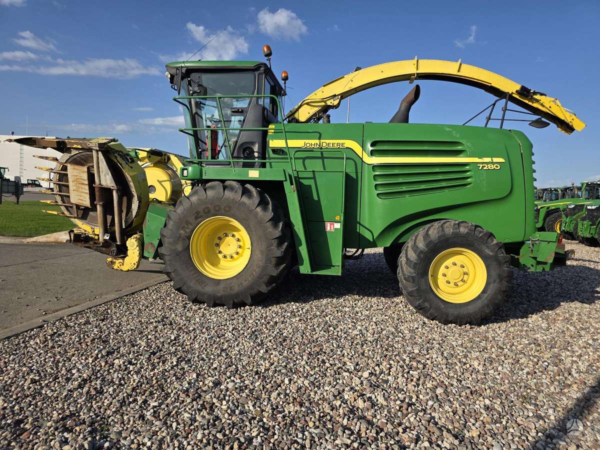 John Deere 7280, savaeigiai smulkintuvai