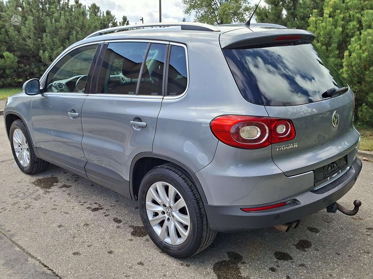Volkswagen Tiguan - 5