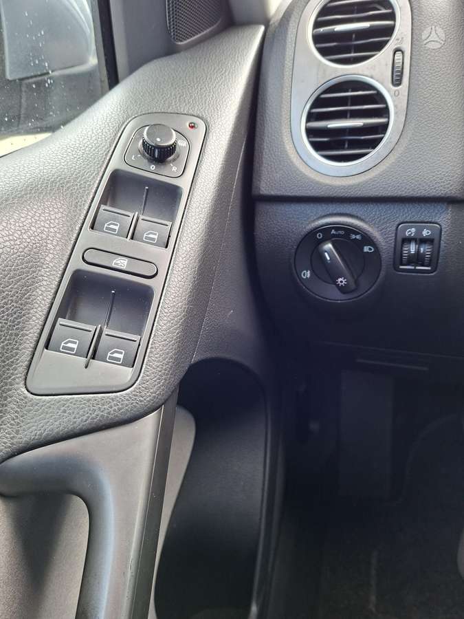 Volkswagen Tiguan - 9