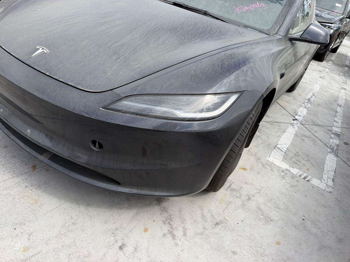 Tesla Model 3, 82 kWh, hatchback