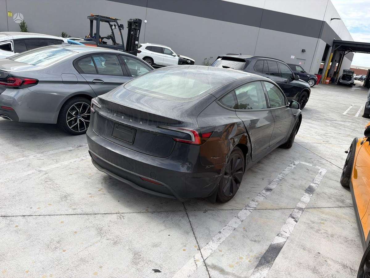 Tesla Model 3, 82 kWh, hatchback
